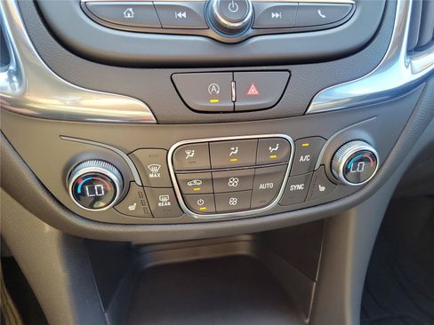 Used 2024 Chevrolet Equinox LT w/ LPO, Floor Liner Package FWD image 28