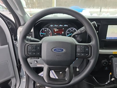 New 2025 Ford F550 4x4 Regular Cab Super Duty image 15