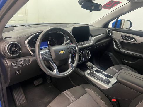 Used 2025 Chevrolet Blazer LT AWD/4WD image 38
