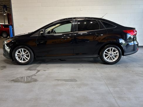 Used 2017 Ford Focus SE w/ Cold Weather Package FWD image 2