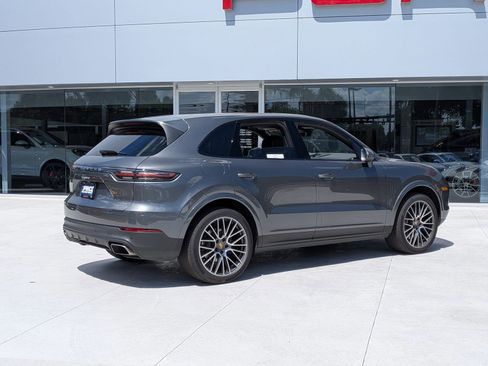 Used 2023 Porsche Cayenne Platinum Edition AWD/4WD image 9