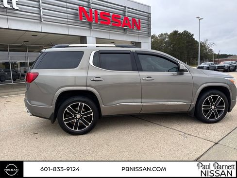 Used 2019 GMC Acadia Denali w/ Technology Package image 11