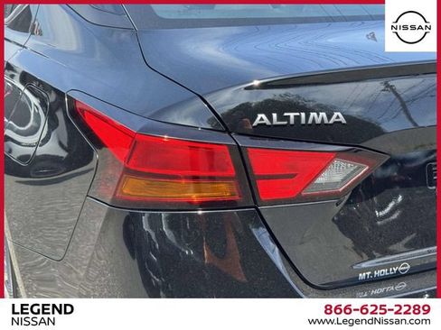 Used 2024 Nissan Altima 2.5 SV FWD image 11