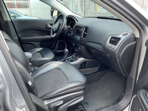 Used 2018 Jeep Compass Latitude w/ Popular Equipment Group AWD/4WD image 16