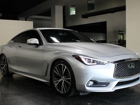 Used 2017 INFINITI Q60 3.0t w/ Premium Plus Package 3.0T RWD image 42