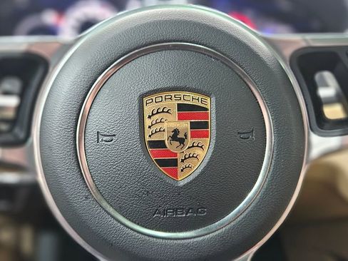 Used 2023 Porsche Cayenne Platinum Edition image 27