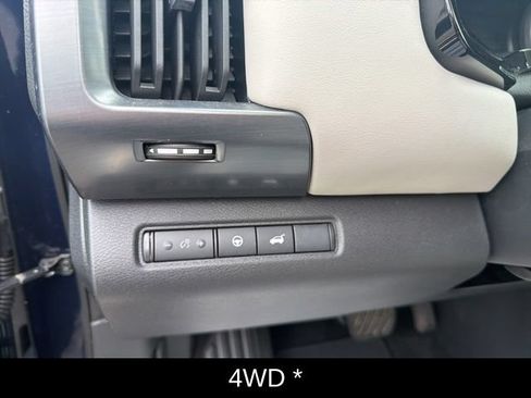 Certified 2025 Nissan Pathfinder SL w/ SL Premium Package AWD/4WD image 22