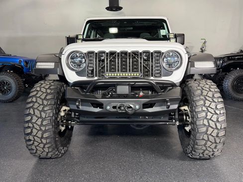 Used 2024 Jeep Wrangler Unlimited Rubicon w/ Convenience Group image 3