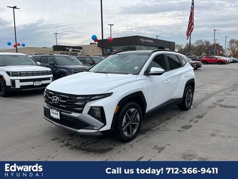 New 2025 Hyundai Tucson SEL image 1
