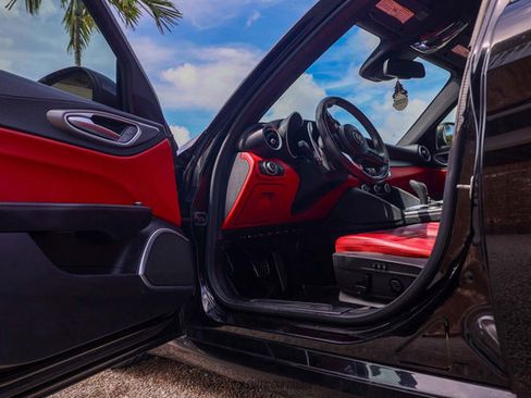 Used 2020 Alfa Romeo Giulia w/ Quick Order Package 22K Sport image 17