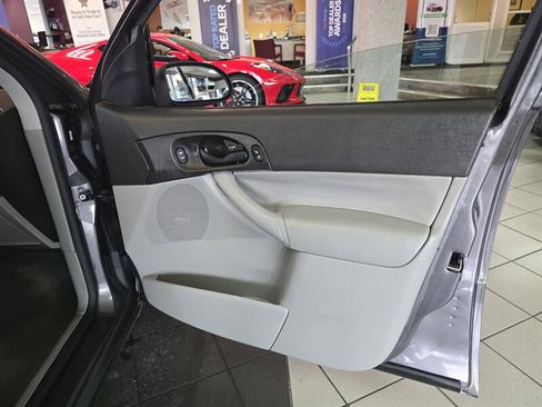 Used 2007 Ford Focus S image 12