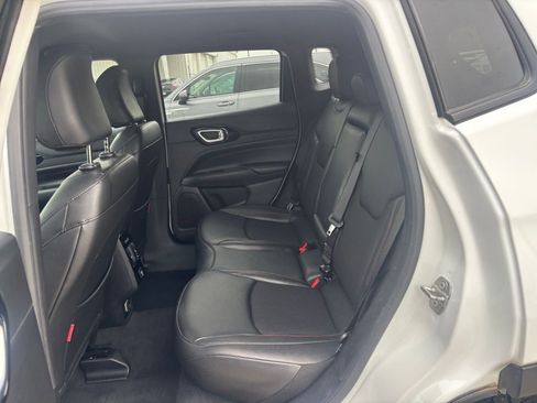 Used 2025 Jeep Compass Trailhawk AWD/4WD image 23