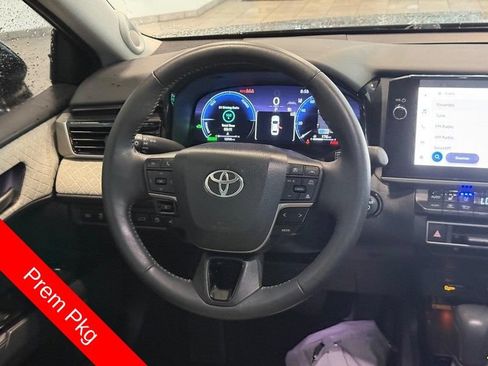 Used 2025 Toyota Camry XLE w/ Premium Package FWD image 13