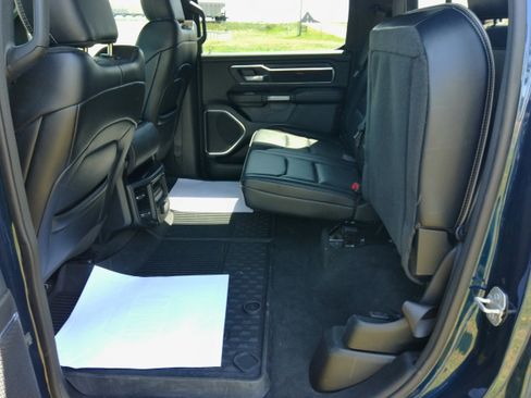 Used 2024 RAM 1500 Laramie AWD/4WD image 19