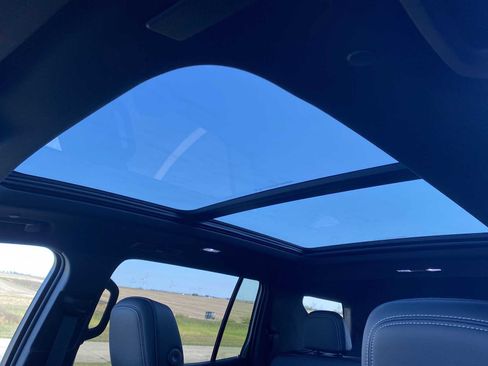 New 2026 Chevrolet Traverse LT w/ Sun and Wheel Package image 18