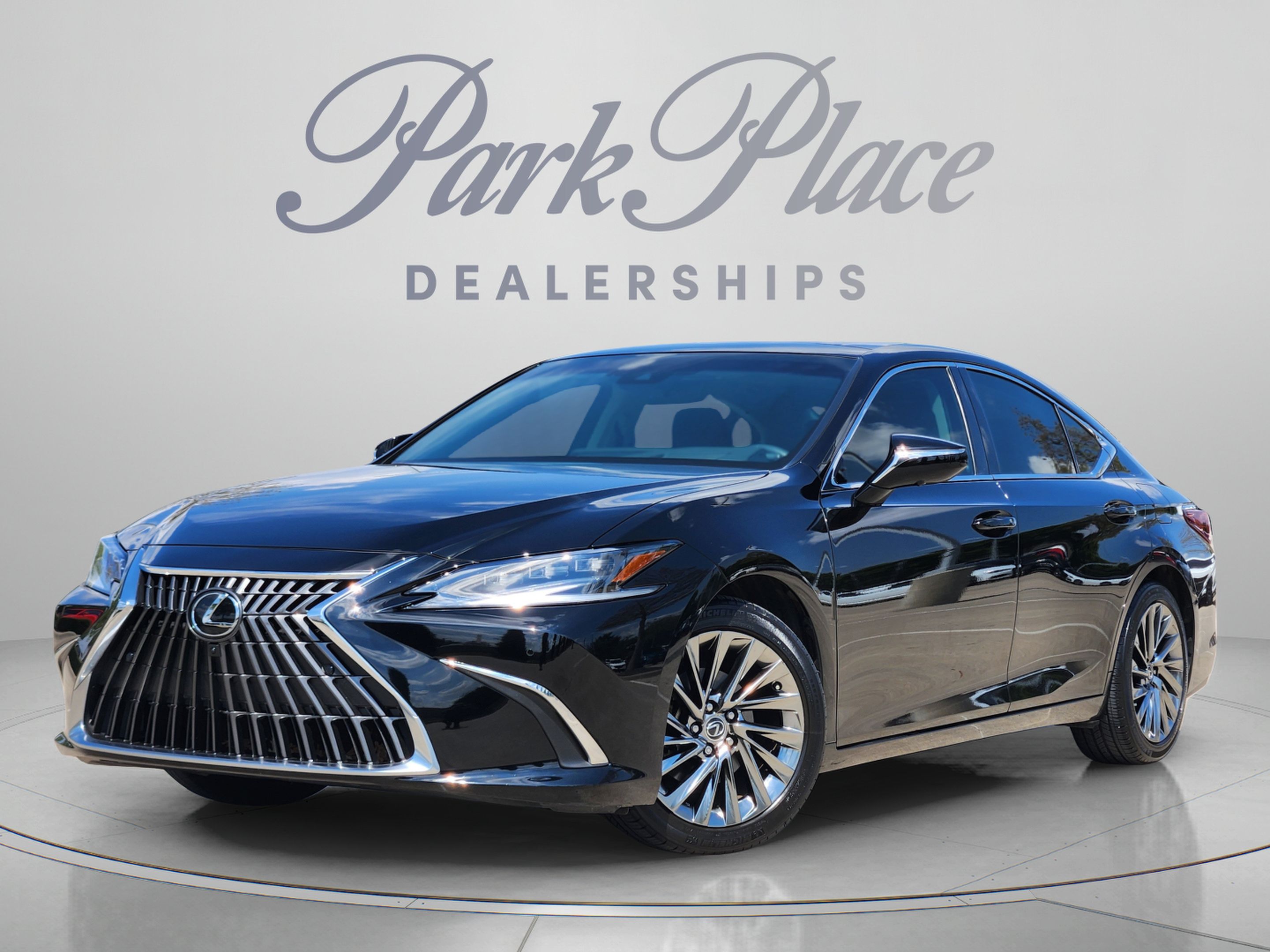 Used 2024 Lexus ES 350 Ultra Luxury w/ Accessory Package (Z2) FWD image 1