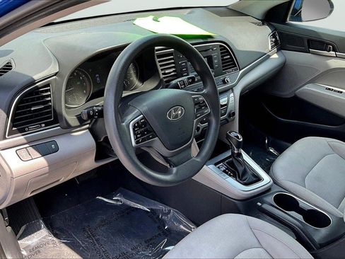 Used 2017 Hyundai Elantra SE image 14