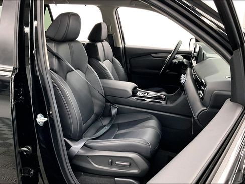 Used 2025 Honda Pilot EX-L image 8