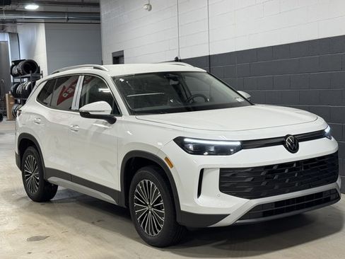 New 2026 Volkswagen Tiguan S image 2