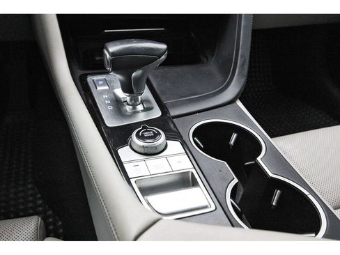 Used 2021 Genesis G70 2.0T RWD image 29