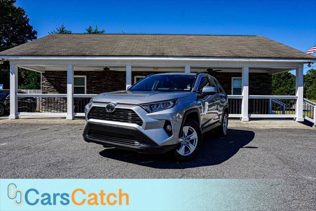 Used 2020 Toyota RAV4 XLE w/ Convenience Package FWD image 1