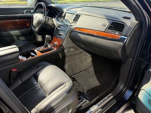 Used 2013 Lincoln MKS AWD image 11