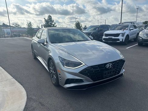 Used 2021 Hyundai Sonata Limited FWD image 2
