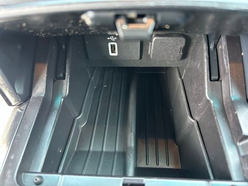 Certified 2017 Ford Explorer XLT w/ Equipment Group 202A image 30