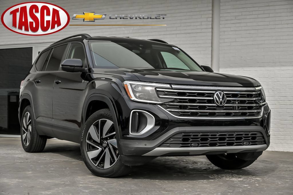 Used 2024 Volkswagen Atlas SE FWD image 1