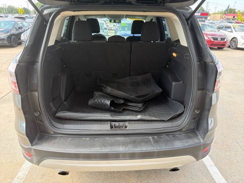 Used 2017 Ford Escape SE FWD image 31