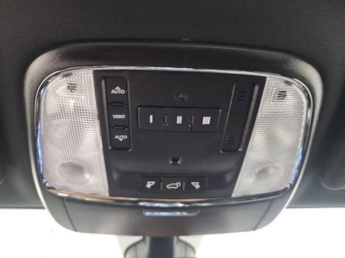 Used 2019 Jeep Grand Cherokee Limited AWD/4WD image 26