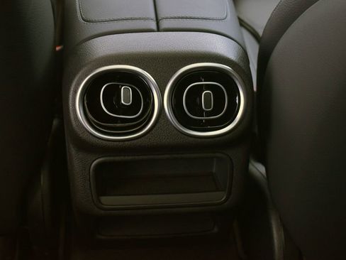 Used 2026 Mercedes-Benz GLC 300 4MATIC image 23