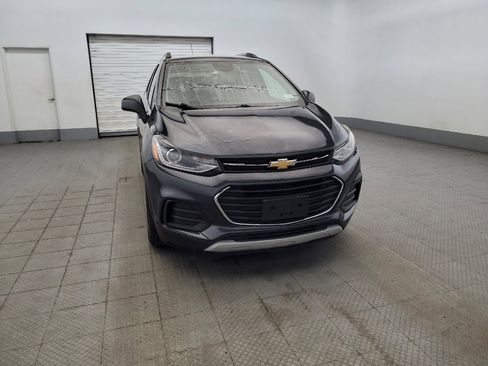 Used 2018 Chevrolet Trax LT w/ LT Convenience Package FWD image 14