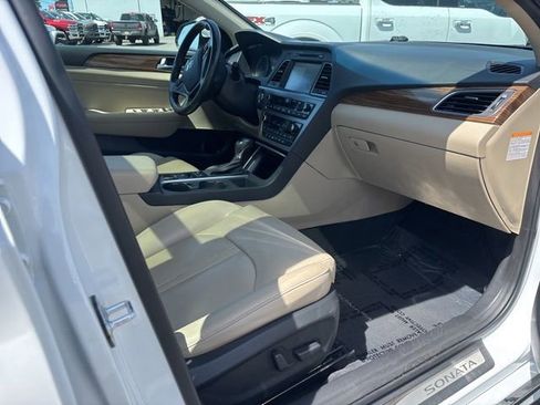 Used 2017 Hyundai Sonata Limited w/ Ultimate Package 02 FWD image 9