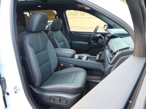 Used 2025 GMC Acadia AT4 AWD/4WD image 28
