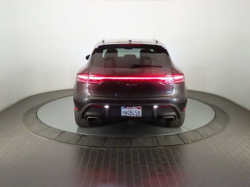 Certified 2024 Porsche Macan AWD/4WD image 6