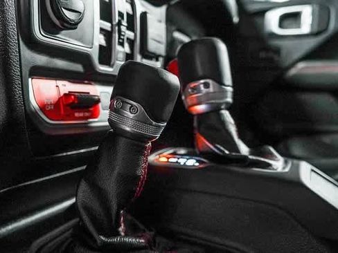 Used 2019 Jeep Wrangler Unlimited Rubicon w/ Dual Top Group image 24