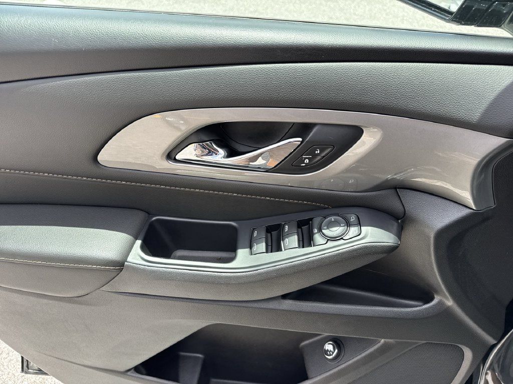 Used 2019 Chevrolet Traverse LT FWD image 40