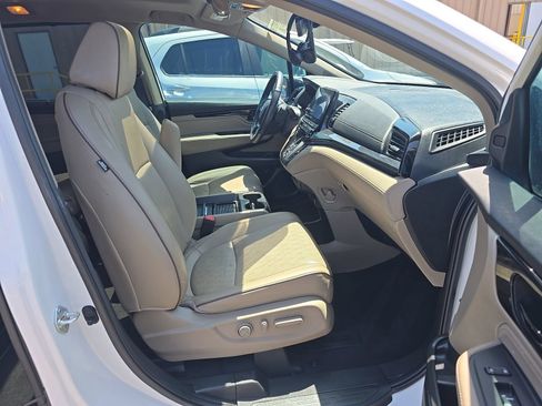 Used 2023 Honda Odyssey Elite image 11