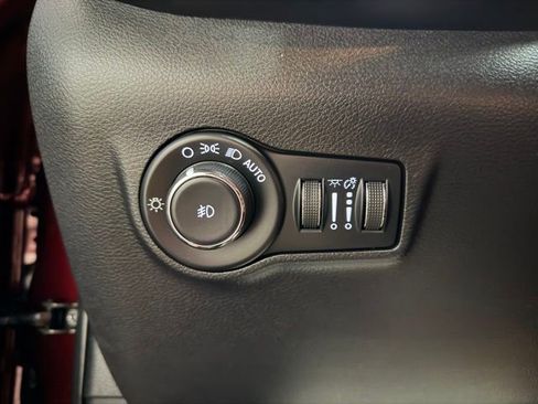 Used 2022 Jeep Compass Altitude w/ Sun and Sound Group image 37