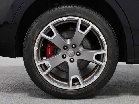 Used 2017 Maserati Levante S image 46