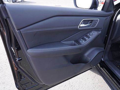 New 2026 Nissan Rogue Platinum image 15