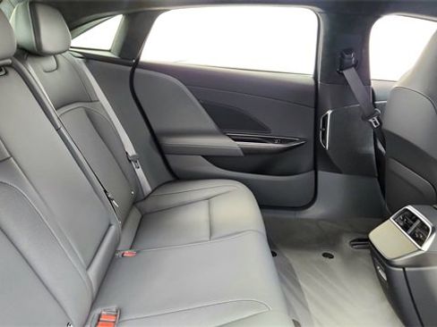 Used 2024 Lucid Air Touring image 24