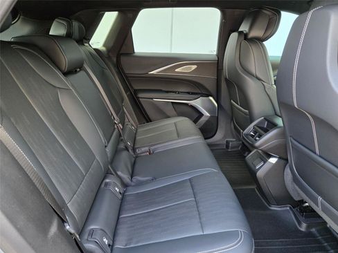 Used 2024 Cadillac Lyriq Sport RWD image 31