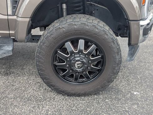 Used 2023 Ford F450 Lariat image 12