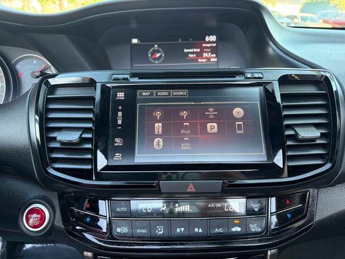 Used 2017 Honda Accord Touring image 27