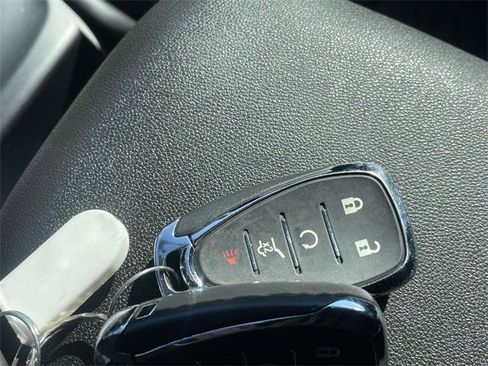 Used 2018 Chevrolet Equinox LT image 30