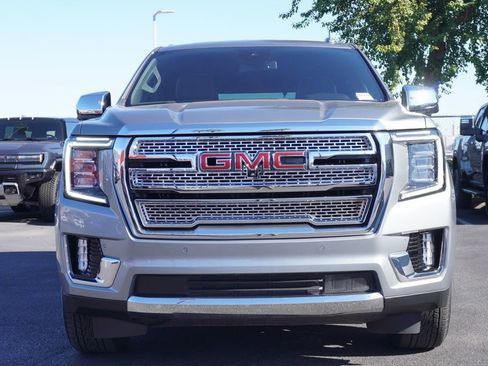 Certified 2023 GMC Yukon SLT w/ SLT Luxury Package image 5