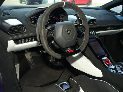 Used 2023 Lamborghini Huracan Tecnica RWD image 8