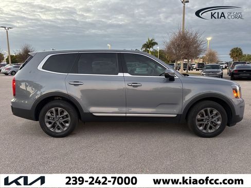 Certified 2025 Kia Telluride LX image 7